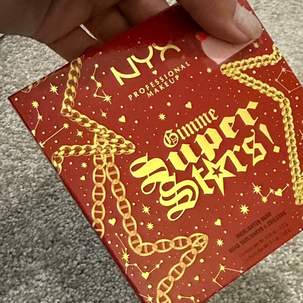 NYX Gimme Super Stars Red and Gold Palette new